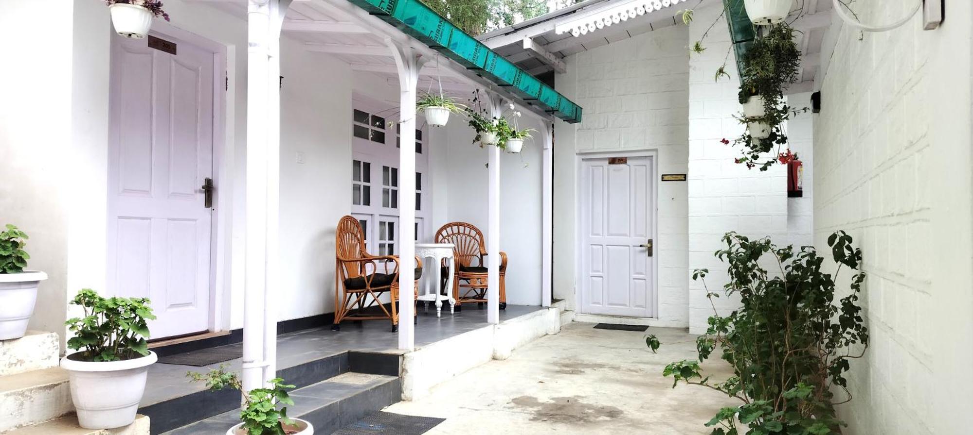 ภิคัมปุระ ลอดจ์ บาย โฮเวิร์ด Hotel ไนนิตาล ภายนอก รูปภาพ