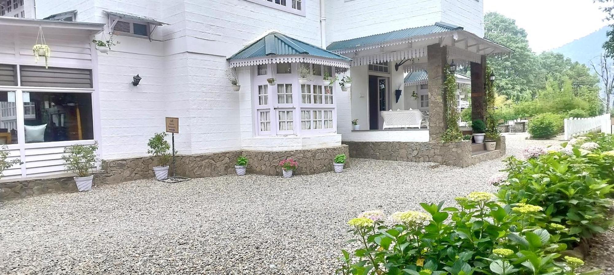 ภิคัมปุระ ลอดจ์ บาย โฮเวิร์ด Hotel ไนนิตาล ภายนอก รูปภาพ