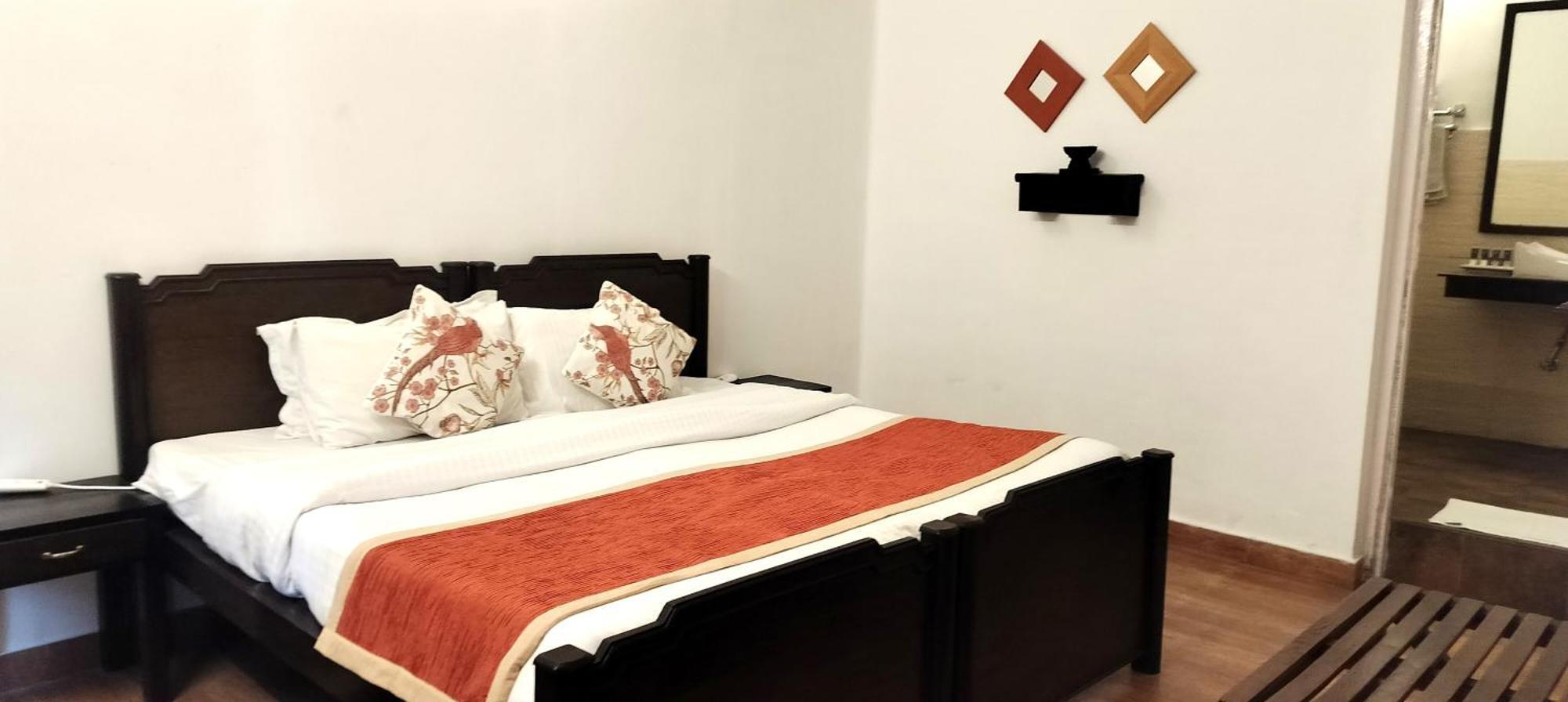 ภิคัมปุระ ลอดจ์ บาย โฮเวิร์ด Hotel ไนนิตาล ภายนอก รูปภาพ